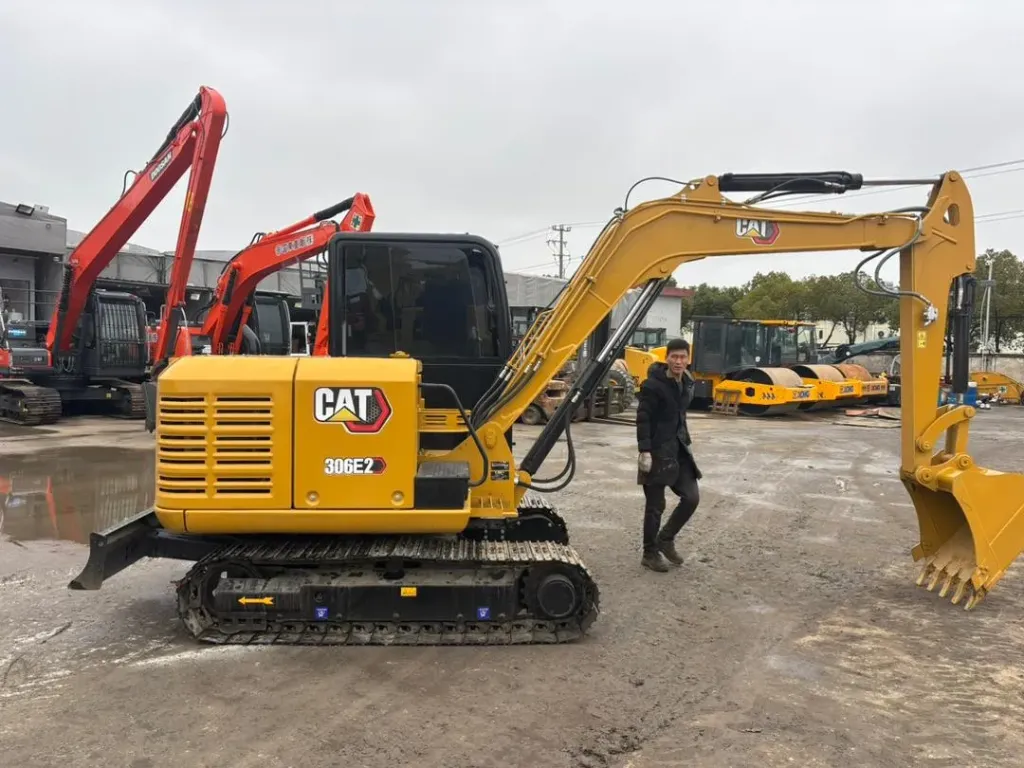 CAT 306E2 (2023)
